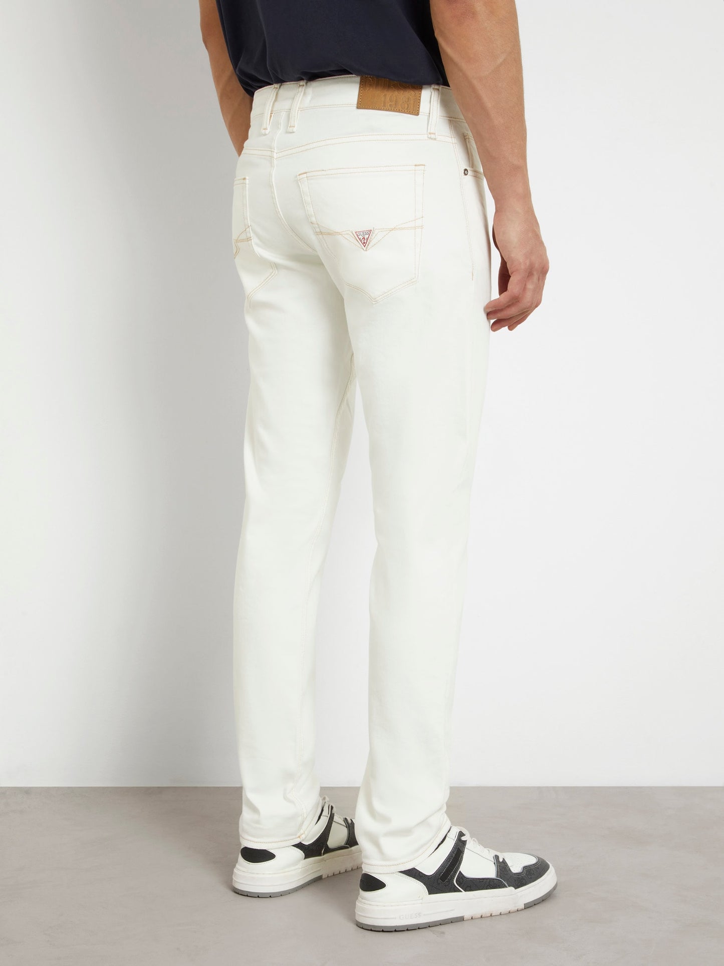 Mid rise slim denim pant
