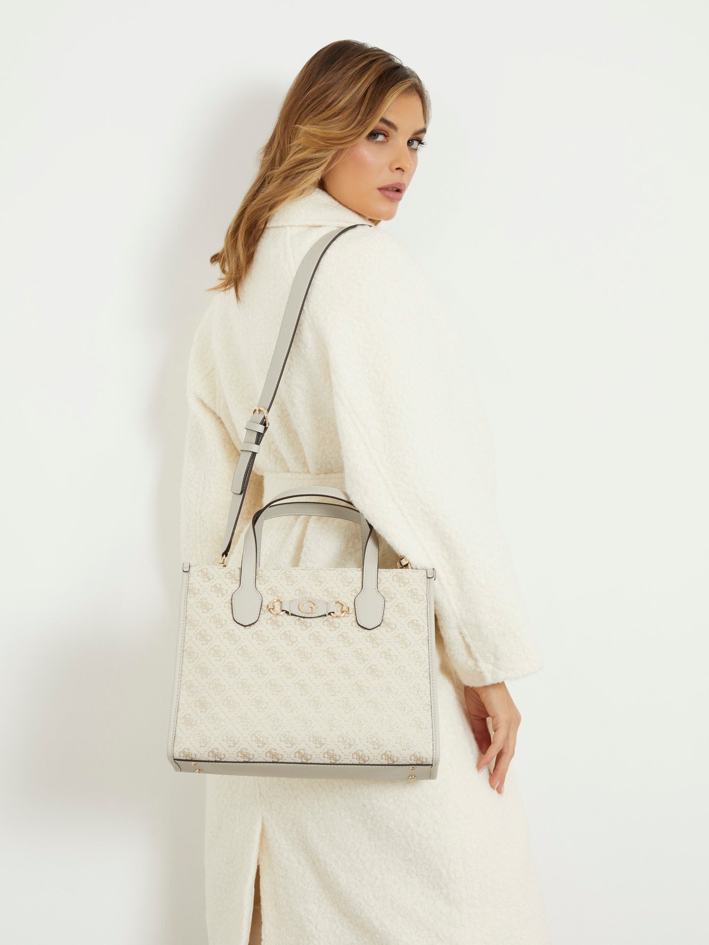 Izzy 4G logo handbag