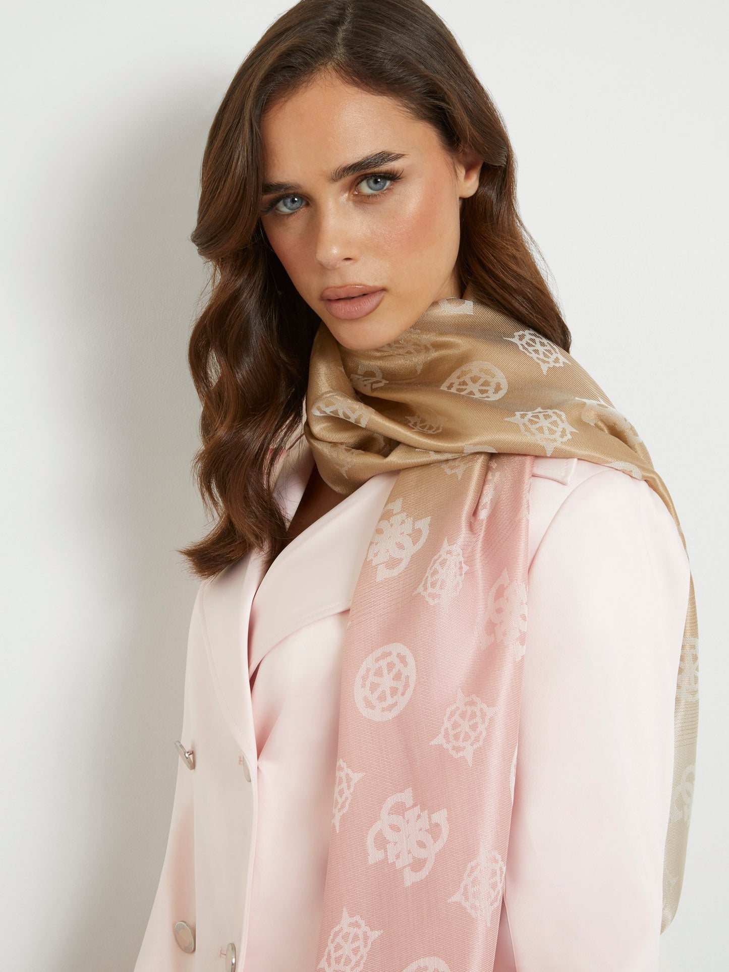 4G peony logo keffiyeh