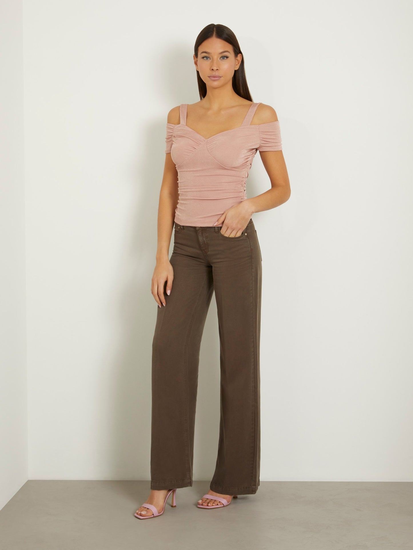 Mid rise wide leg pant