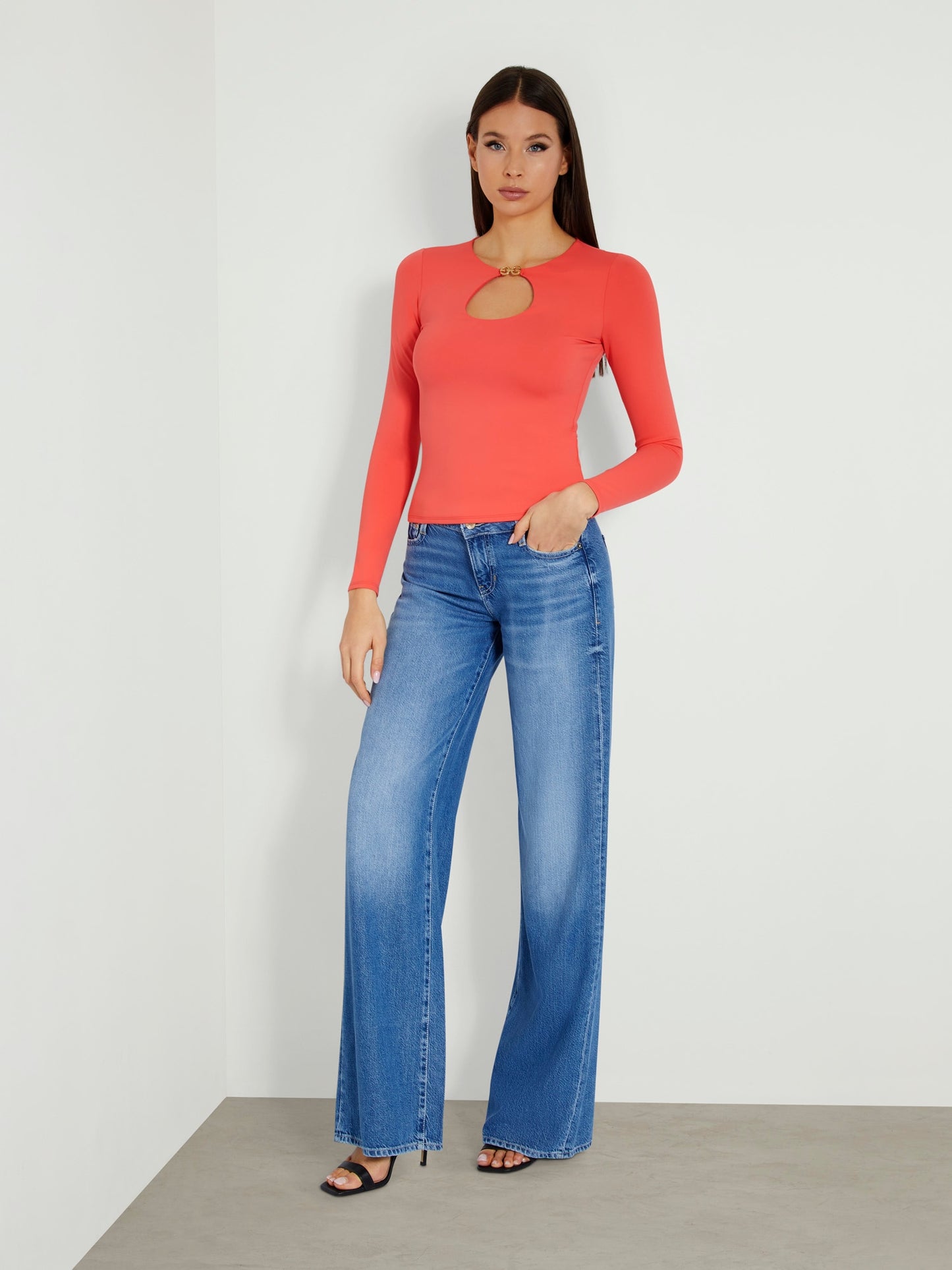 Chain detail top