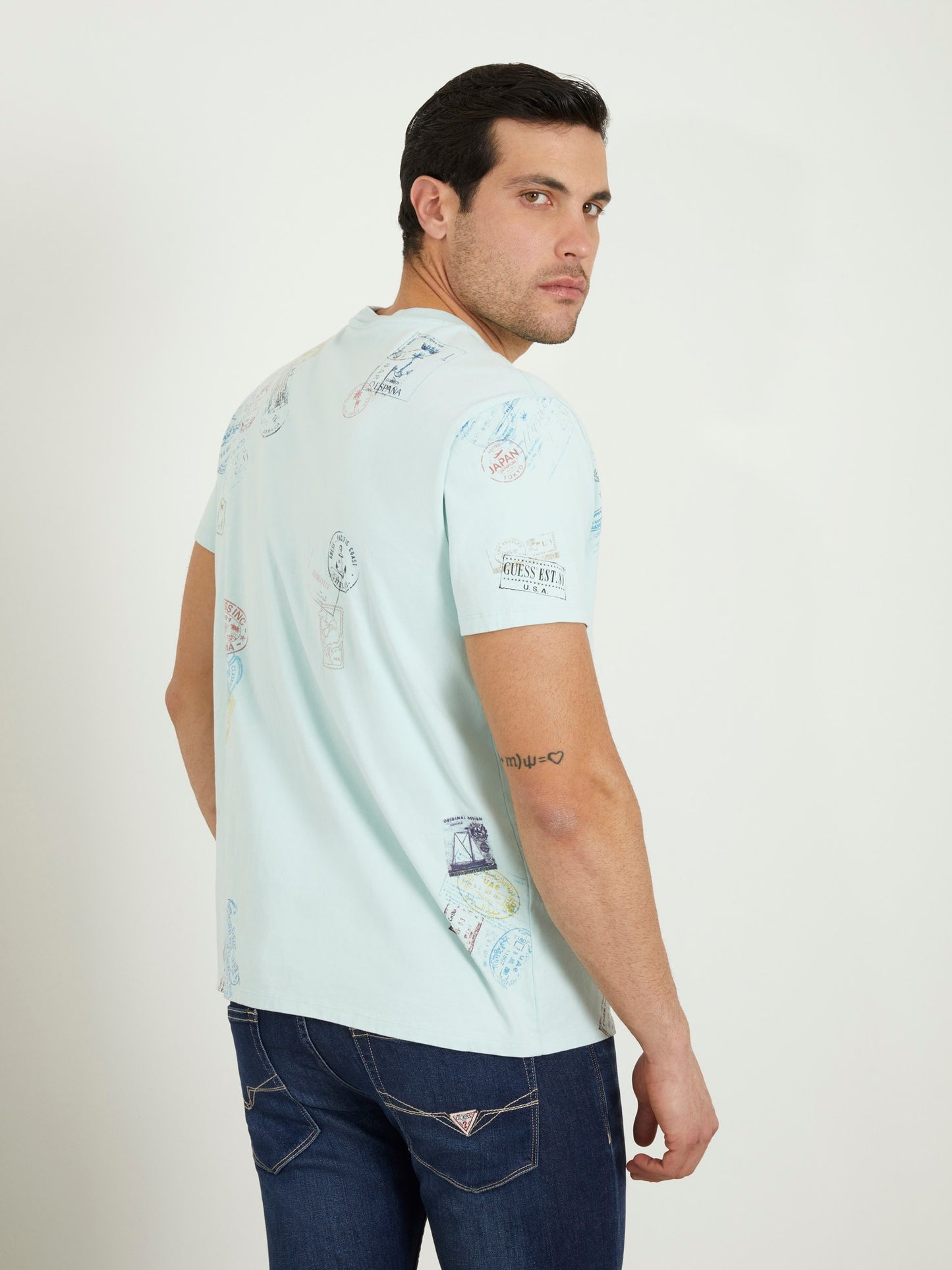 Front logo t-shirt