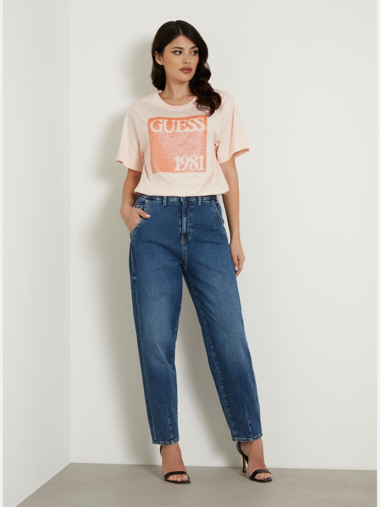 Front logo t-shirt