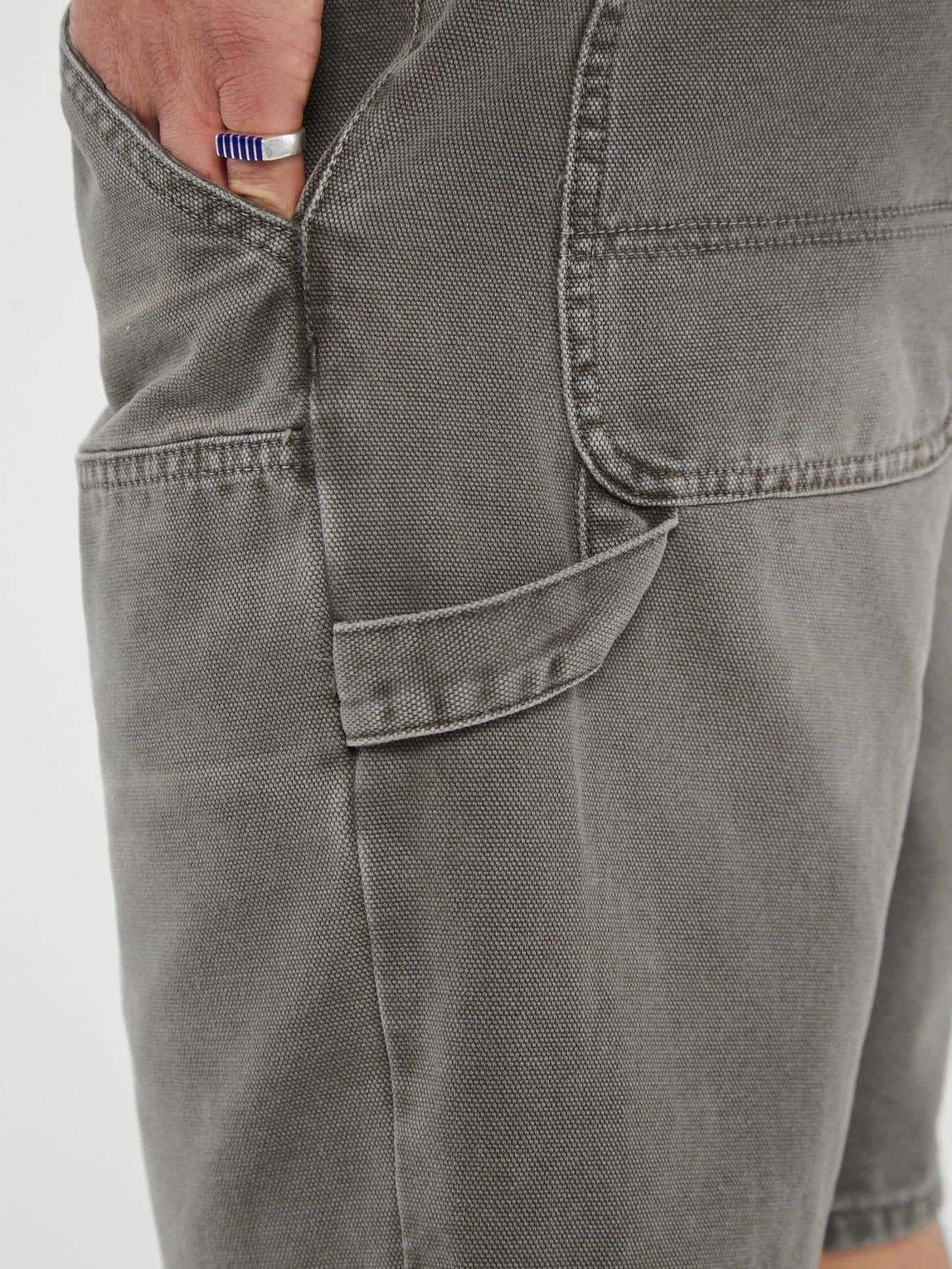 Stained carpenter short