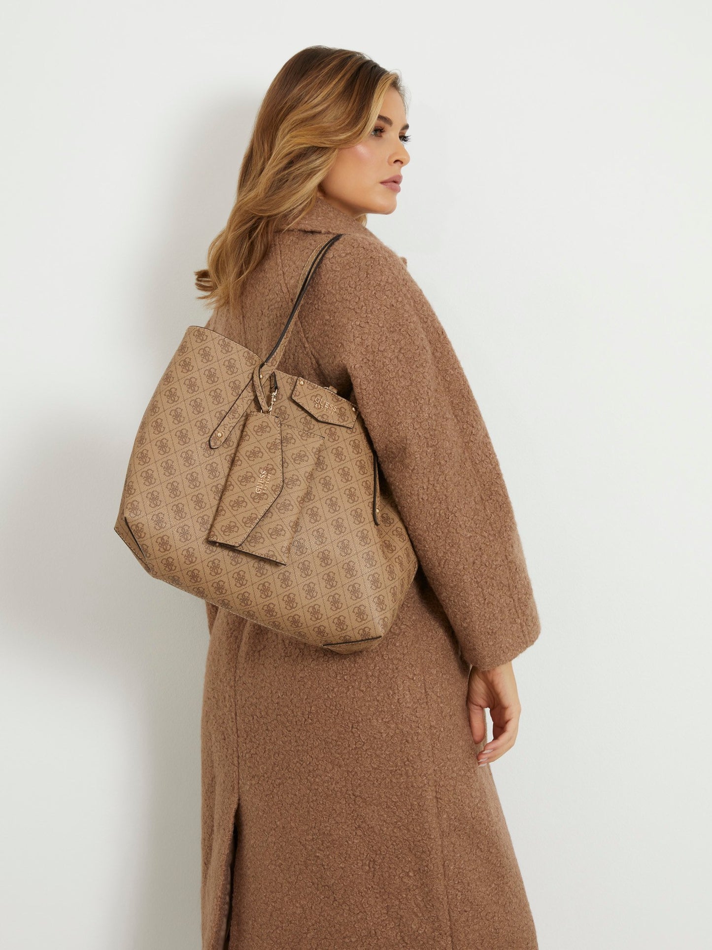 Brenton 4G logo eco shopper
