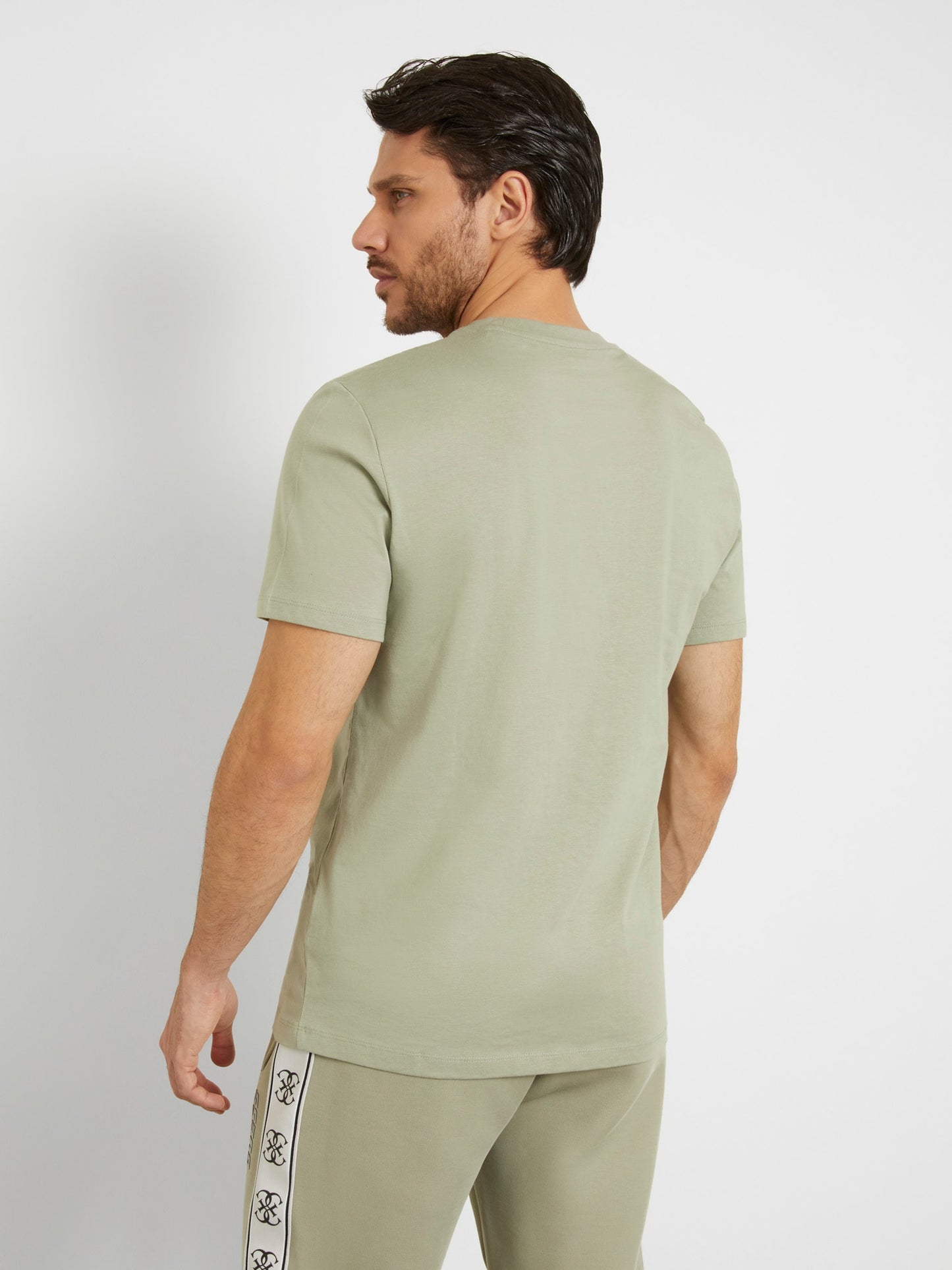 Front logo t-shirt