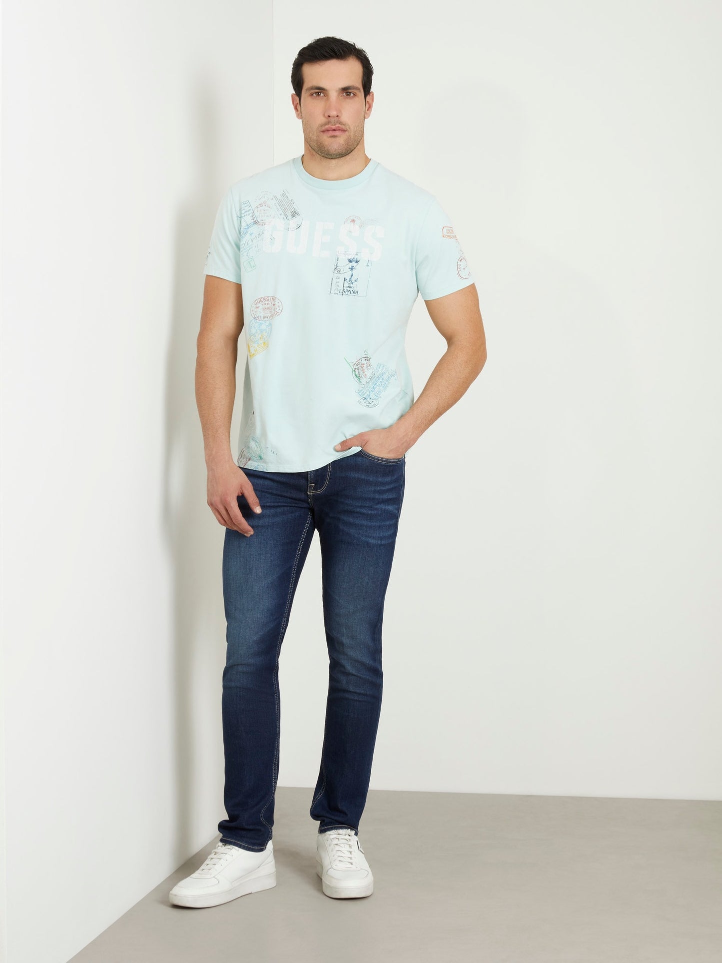 Front logo t-shirt