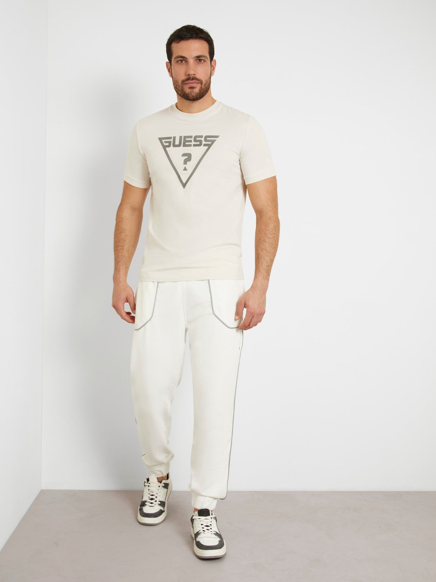 Triangle logo stretch t-shirt