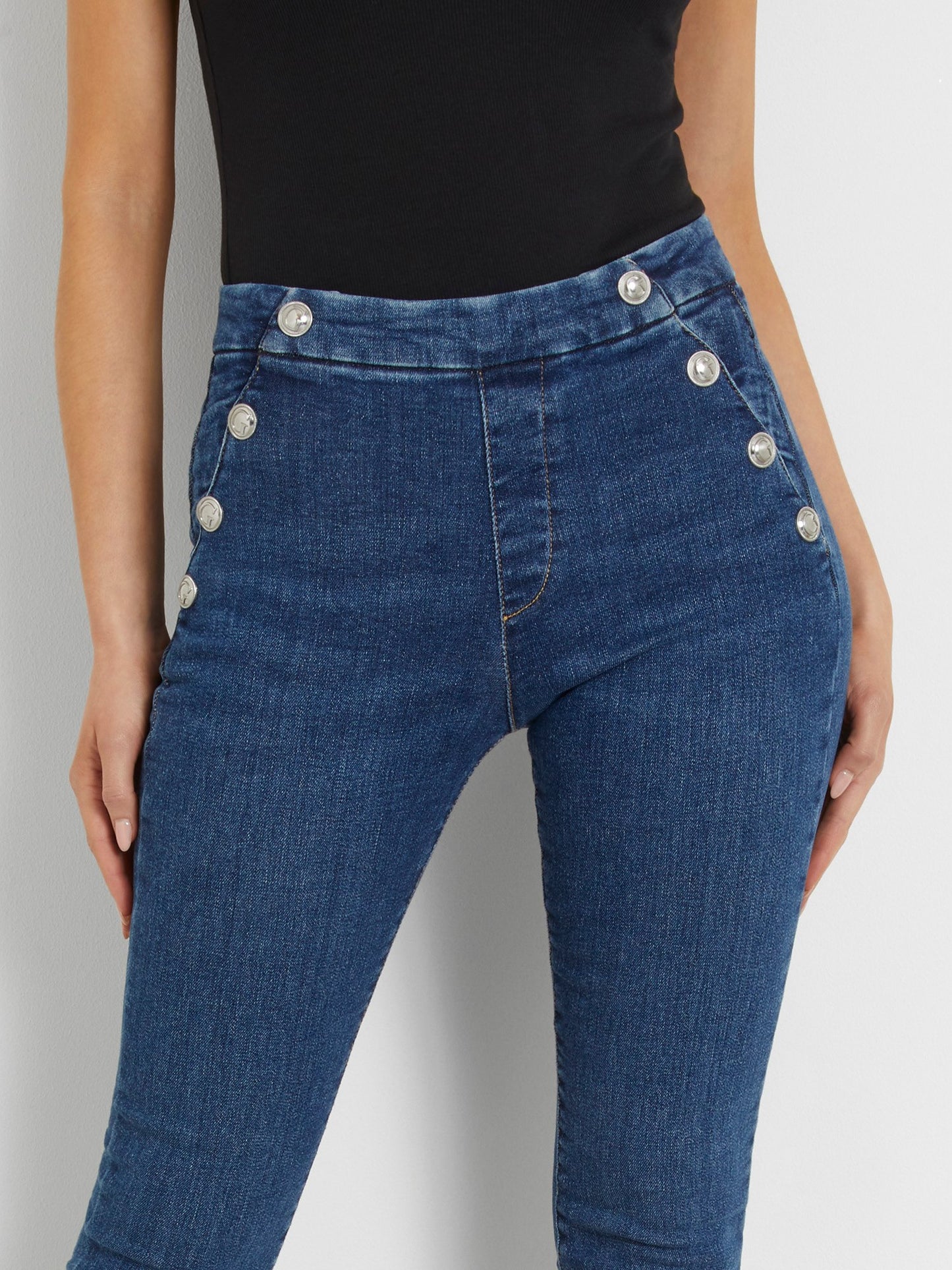 Exposed buttons skinny denim pant