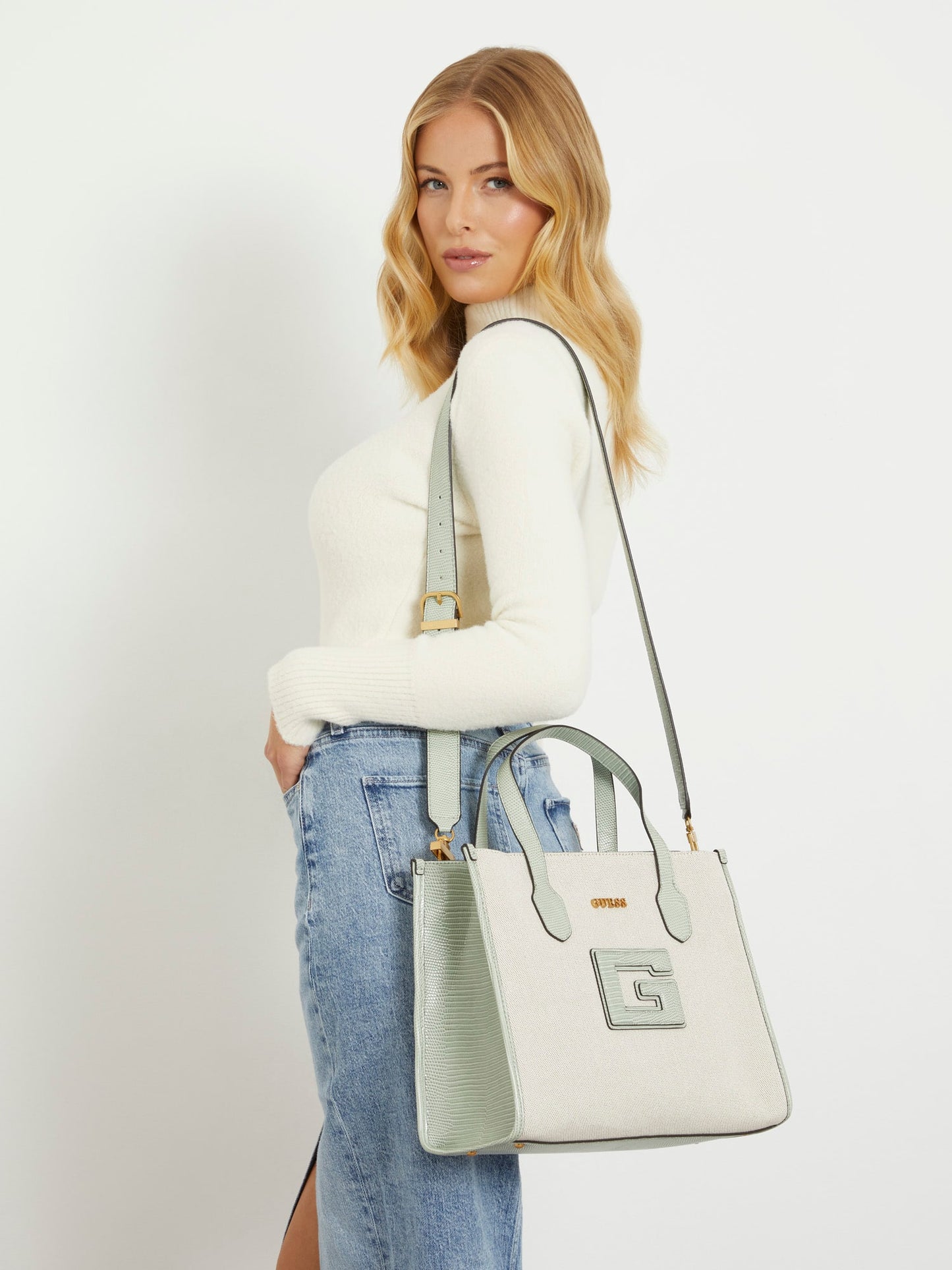 G Status handbag