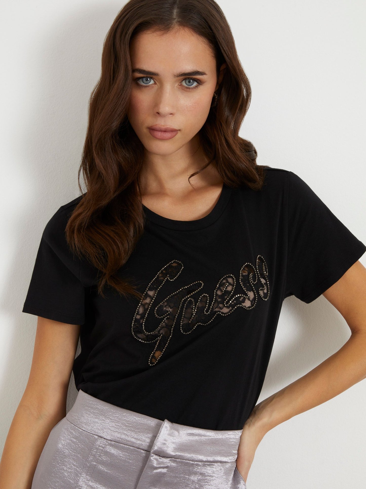 Front logo t-shirt
