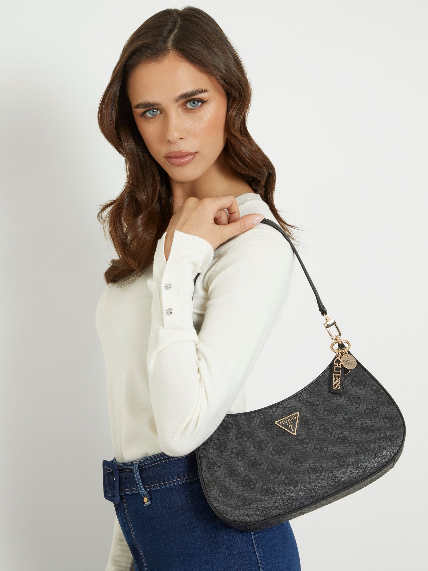 Noelle 4G logo shoulder bag
