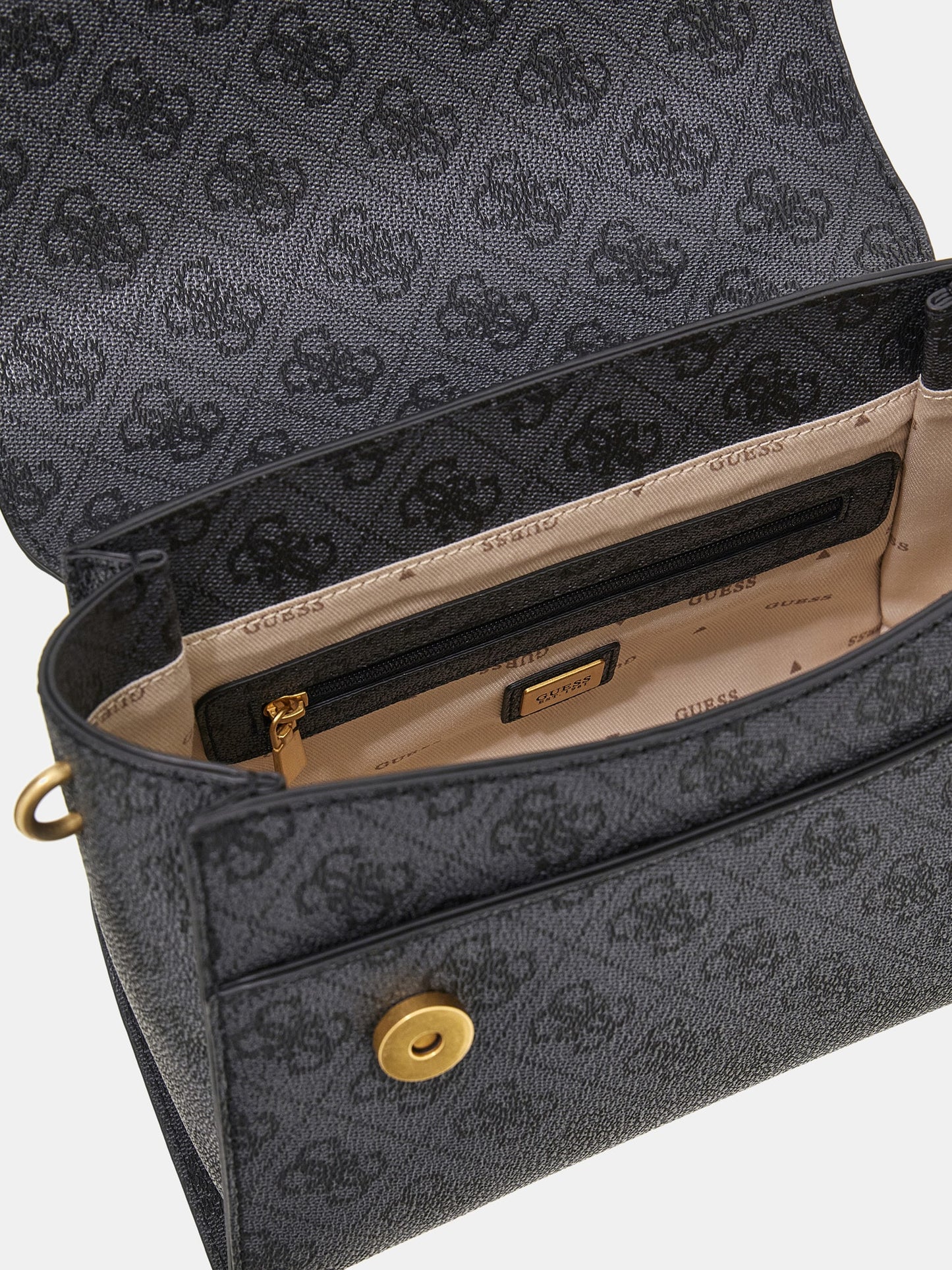 Emera 4G logo handbag