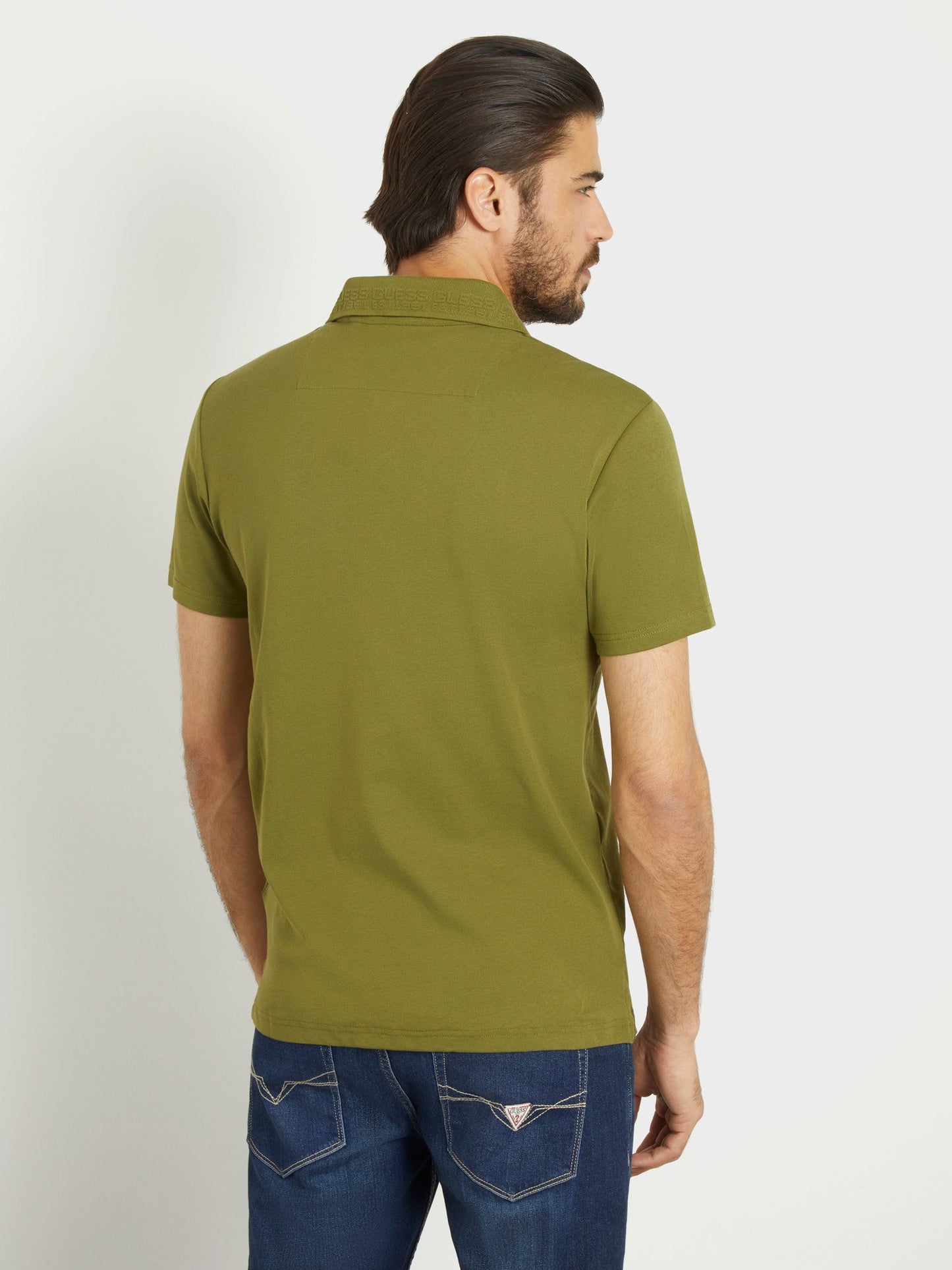 Embossed logo collar polo