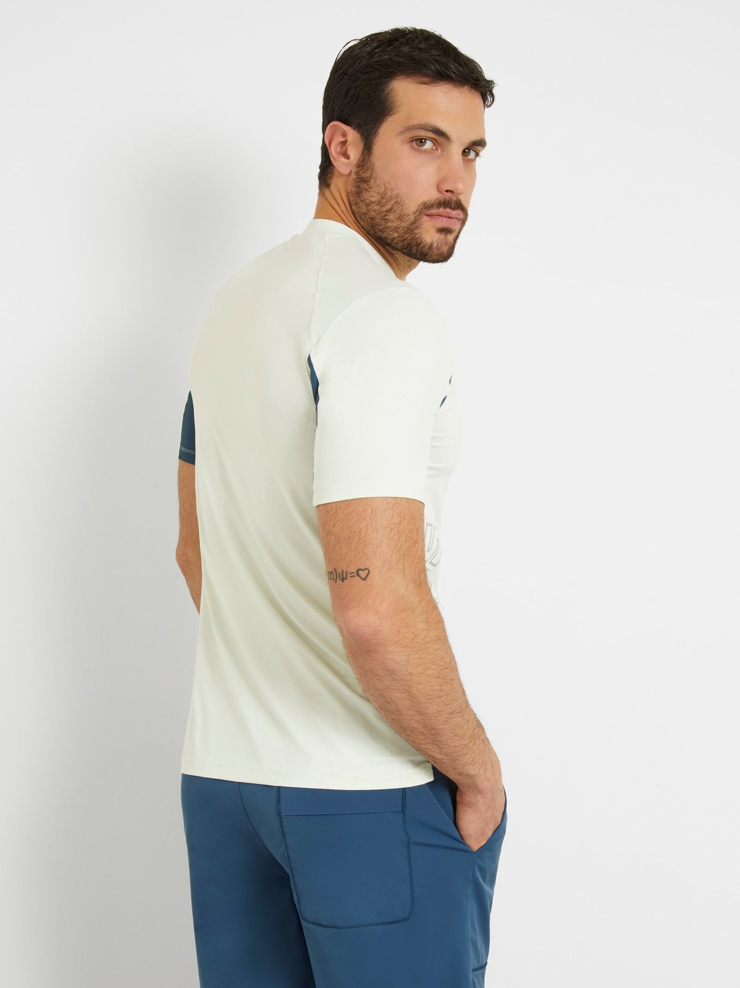 Color block stretch t-shirt