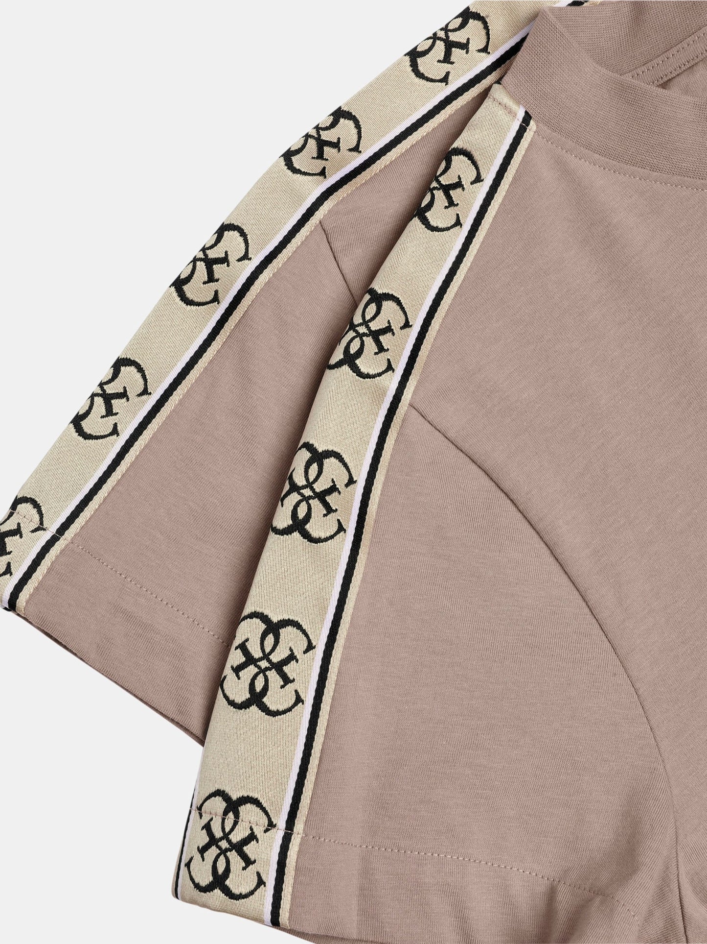 Side logo t-shirt