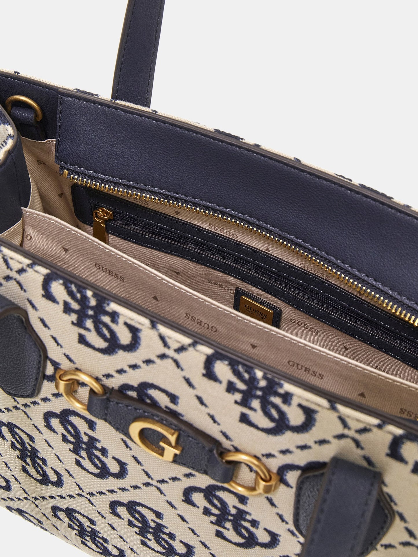 Izzy 4G logo handbag