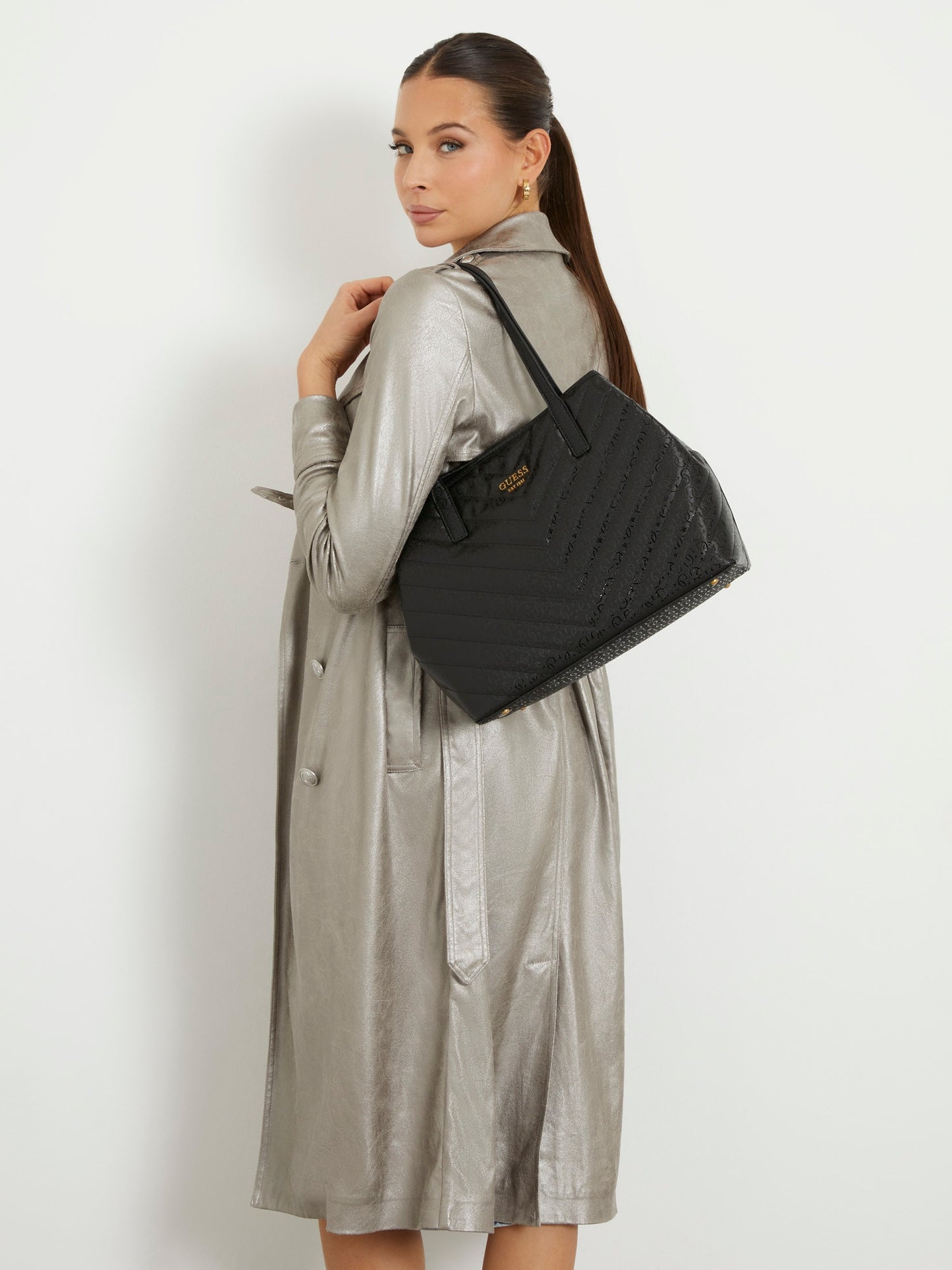 Vikky patent leather logo shopper