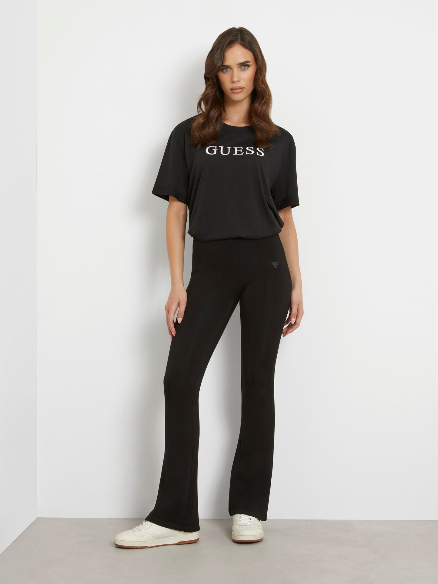 Front logo t-shirt