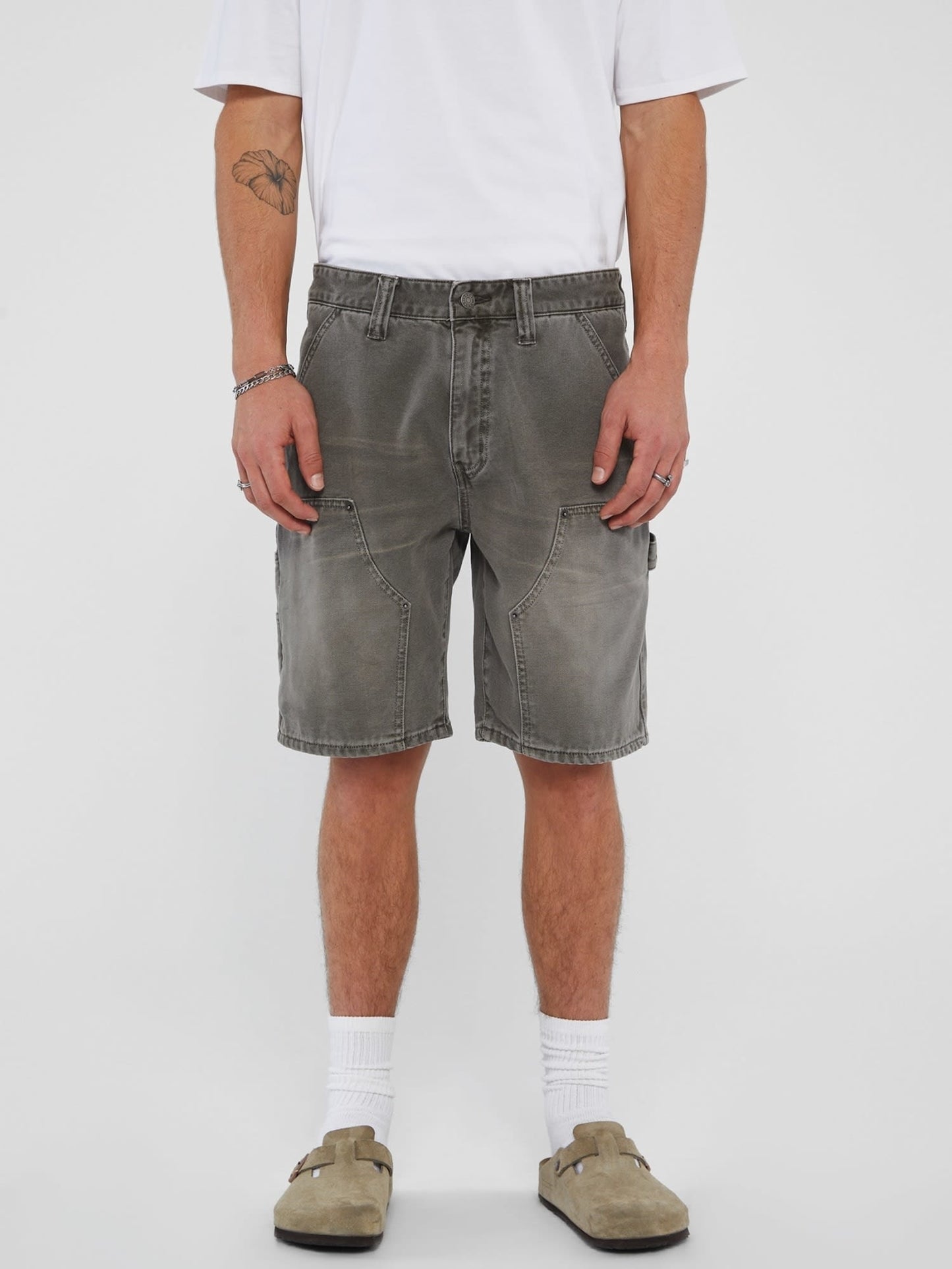 Stained carpenter short