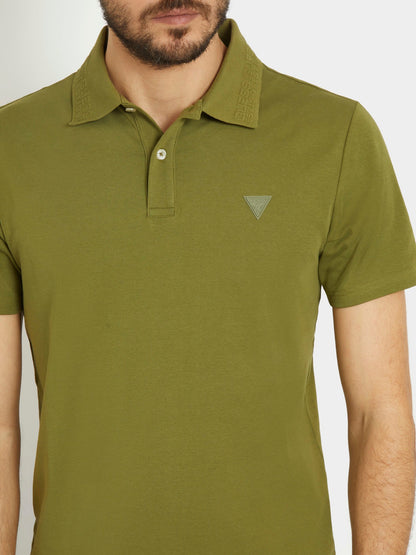 Embossed logo collar polo